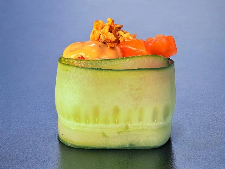 Гункан Спайси Лосось